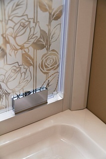 ДУШЕВАЯ ДВЕРЬ В ПРОЕМ CEZARES ROSA-BA-1 70-RO-Bi