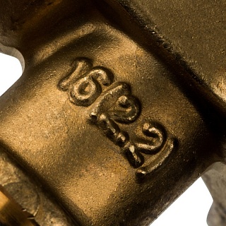 Угольник настенный 16х1/2" (10/060) (SFA-0009-001612)  STOUT