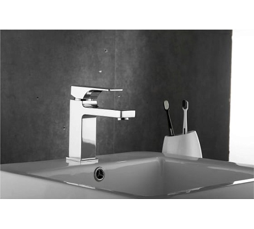 Смеситель д/раковины ROSE хром R1001-1