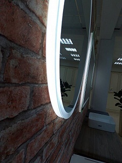 Зеркало Неон 4 с LED подсветкой (сенсор на корпусе) 600х800 овальное MISTY