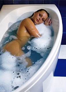 CT01000000   Ванна AVOCADO 150 L, белая