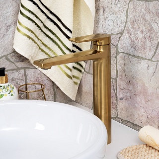 Смеситель д/умывальника "Aisch" (5503Н)  высокий золото  WasserKraft